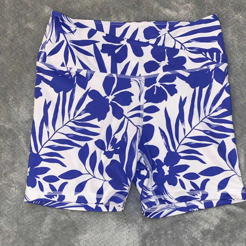 4 for $20 🫶🏻 Blue Floral Women's Shorts